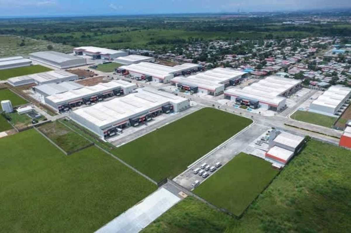 Aerial photo of Panapark Free Zone industrial park with multiple warehouse units and access roads in Panama City