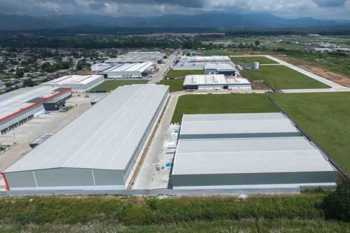Multiple industrial buildings with green areas at Panapark Free Zone Tocumen district Panama