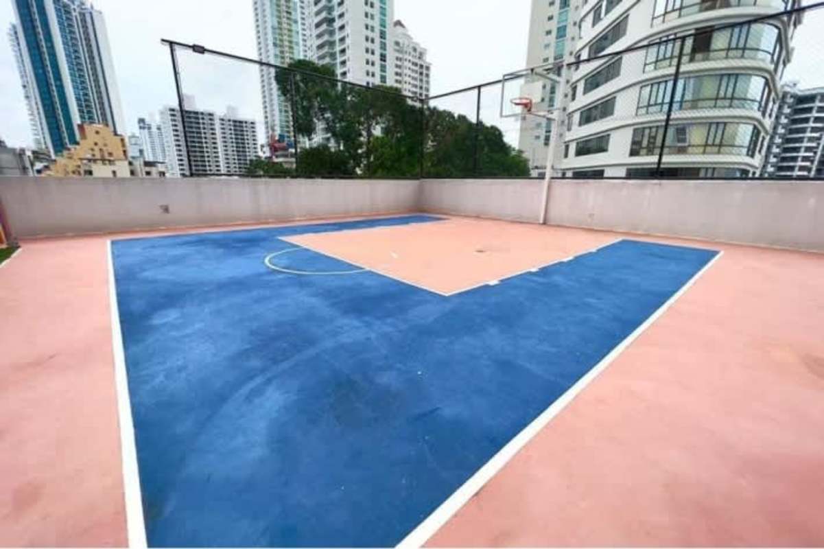 Rooftop infinity pool with ocean and skyline views at PH Windrose Coco del Mar Panama City