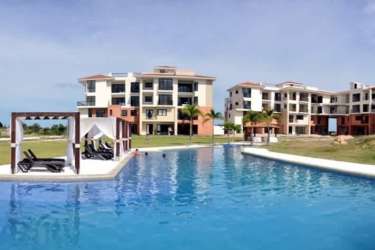 Infinity pool with ocean view at Casa Real Vista Mar Resort San Carlos Panama