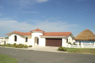 Infinity pool and terrace luxury villa Las Terrazas Vista Mar Panama ocean view