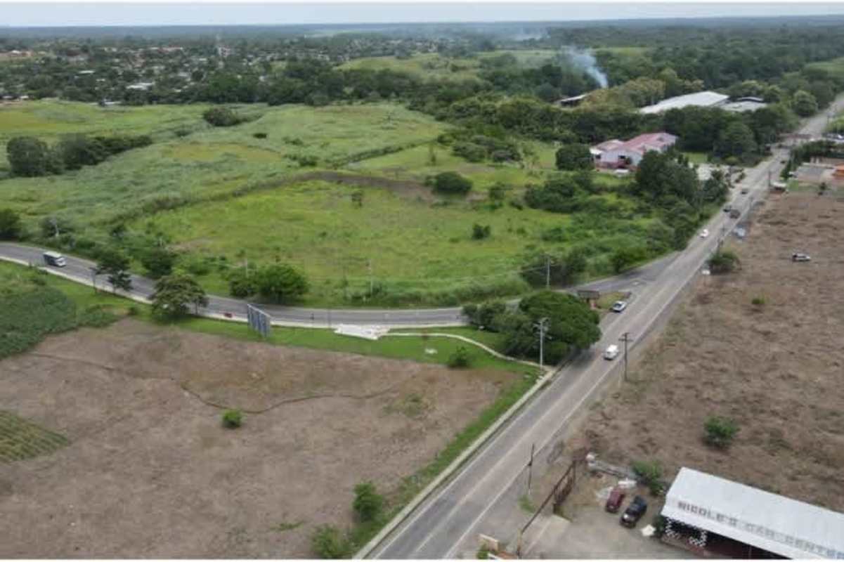 Open 1.5-hectare land parcel with surrounding countryside, main roads Chepo Panama