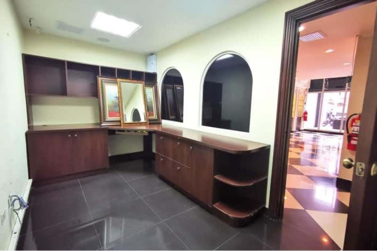 Commercial kitchen with ventilation tile walls cold room PH Cangrejo Plaza Panama City