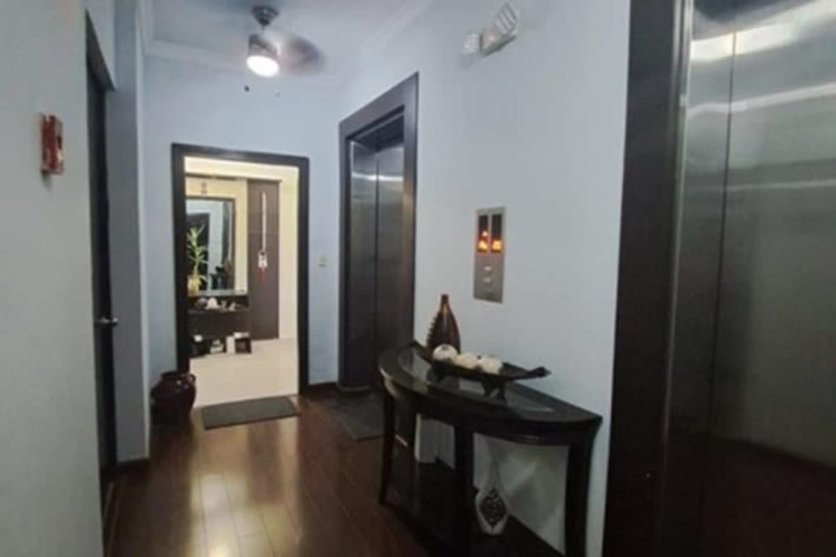 Dining room with panoramic sea views and natural light in PH Vista del Mar Panama for rent