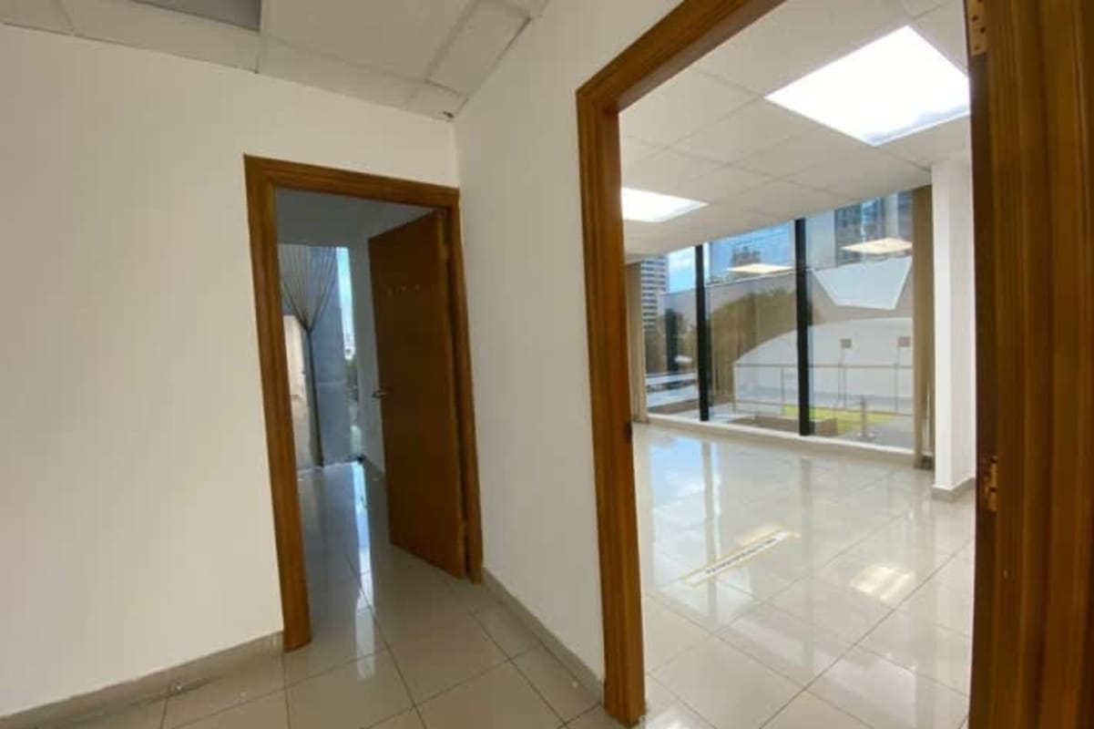 Corporate office interior with tiled floors, windows, multiple enclosed spaces at PH BICSA Tower Obarrio