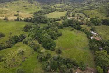Wide rural acreage with green hills and open fields in El Coco La Chorrera Panama