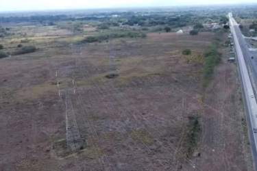 Investment land directly on Panamericana highway ideal for commercial use in Antón Coclé