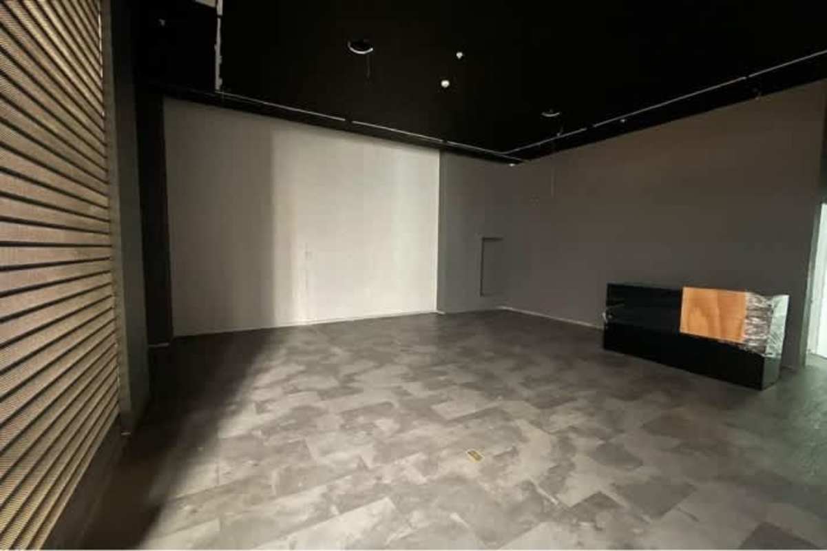 Large open-plan commercial unit in Ocean Mall with modern finishes Obarrio Panama