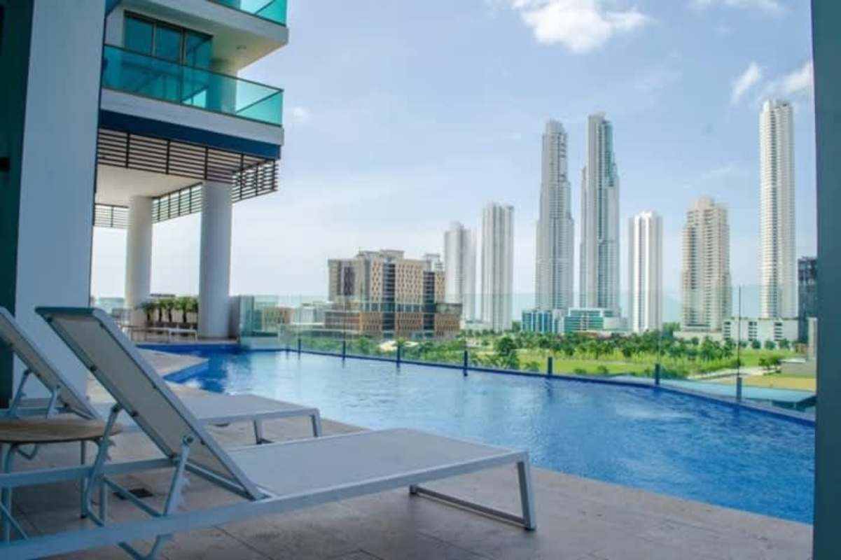 Rooftop infinity pool with skyline view at PH Park Lane Costa del Este Panama