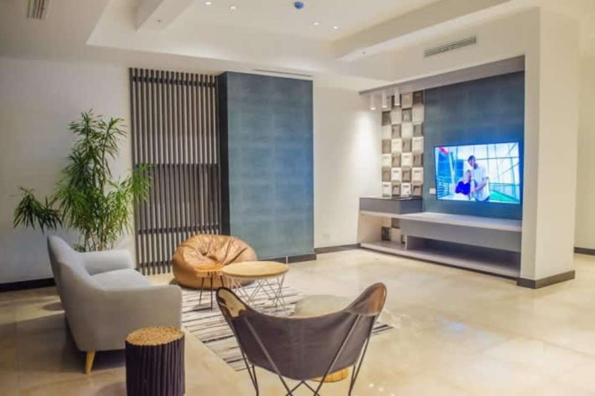 Gourmet kitchen modern design Italian cabinets marble counters PH Park Lane Panama