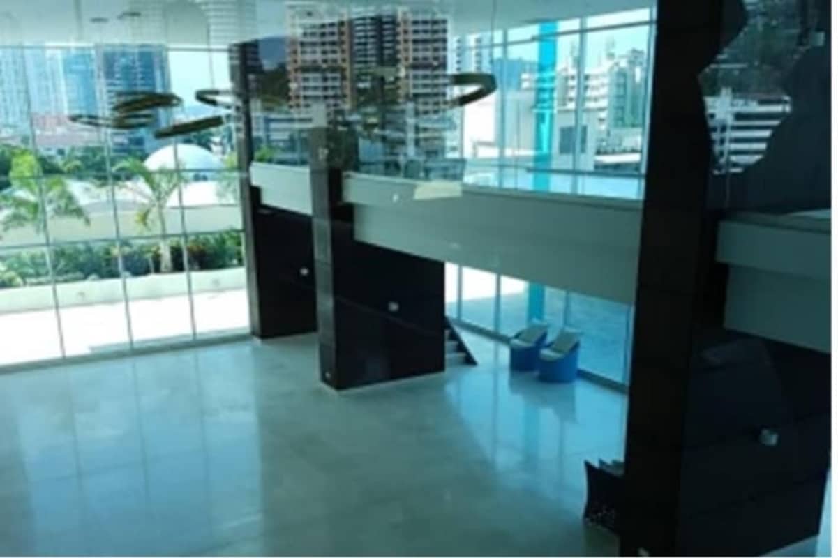 Double height lobby with elegant finishes at PH The Palace Bella Vista Panama