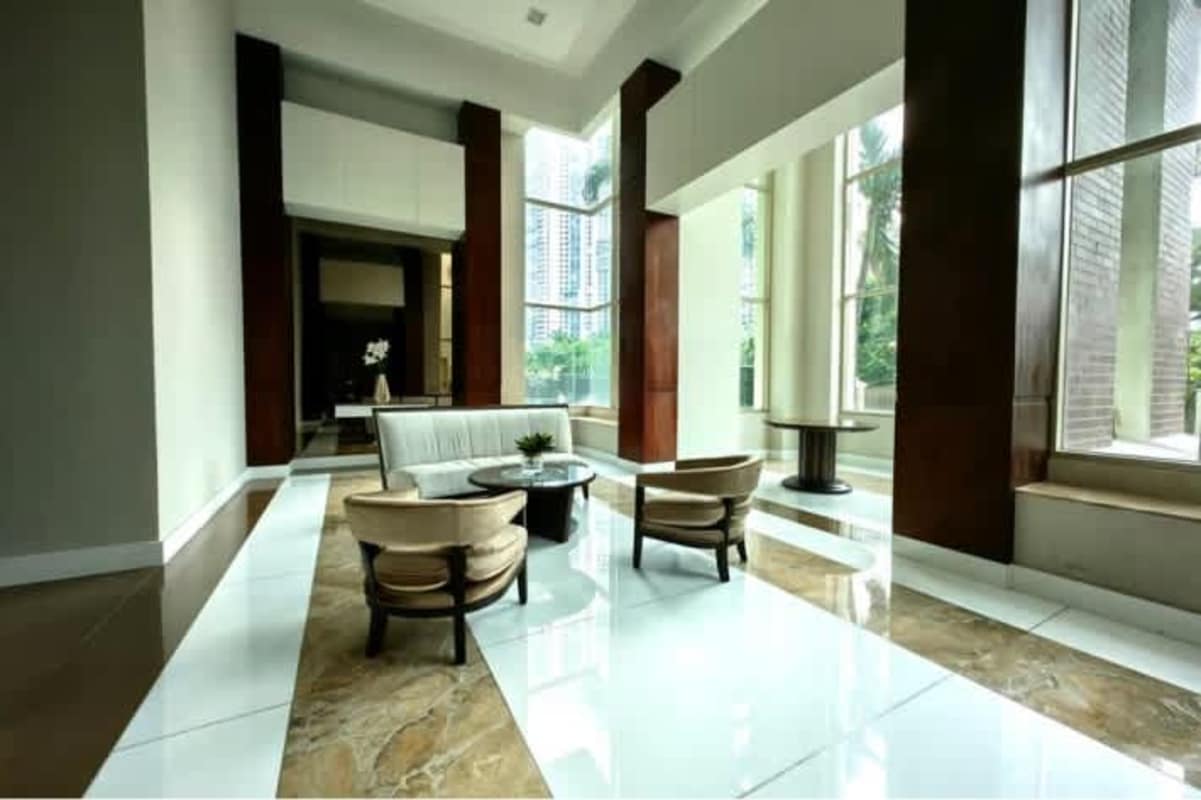 Luxury lobby with marble floors and modern seating PH Pacific Point Panama City
