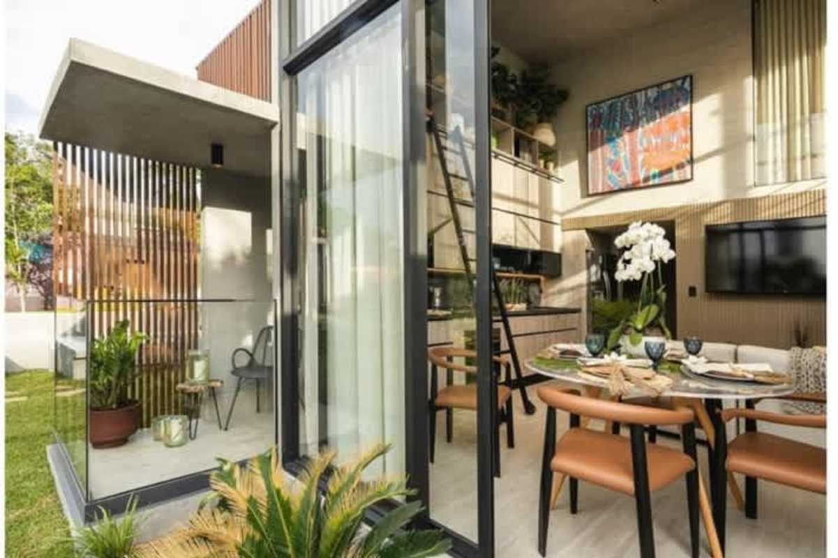 Tall ceiling kitchen with ladder modern cabinetry quartz countertop PH Dovle Coco del Mar Panama