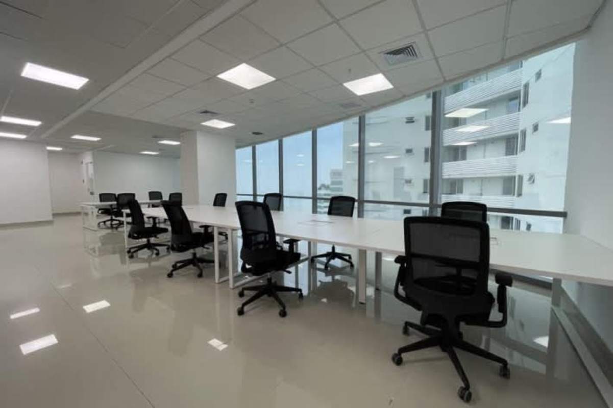 Executive private glass office with panoramic view in Financial Park Tower Costa del Este Panama