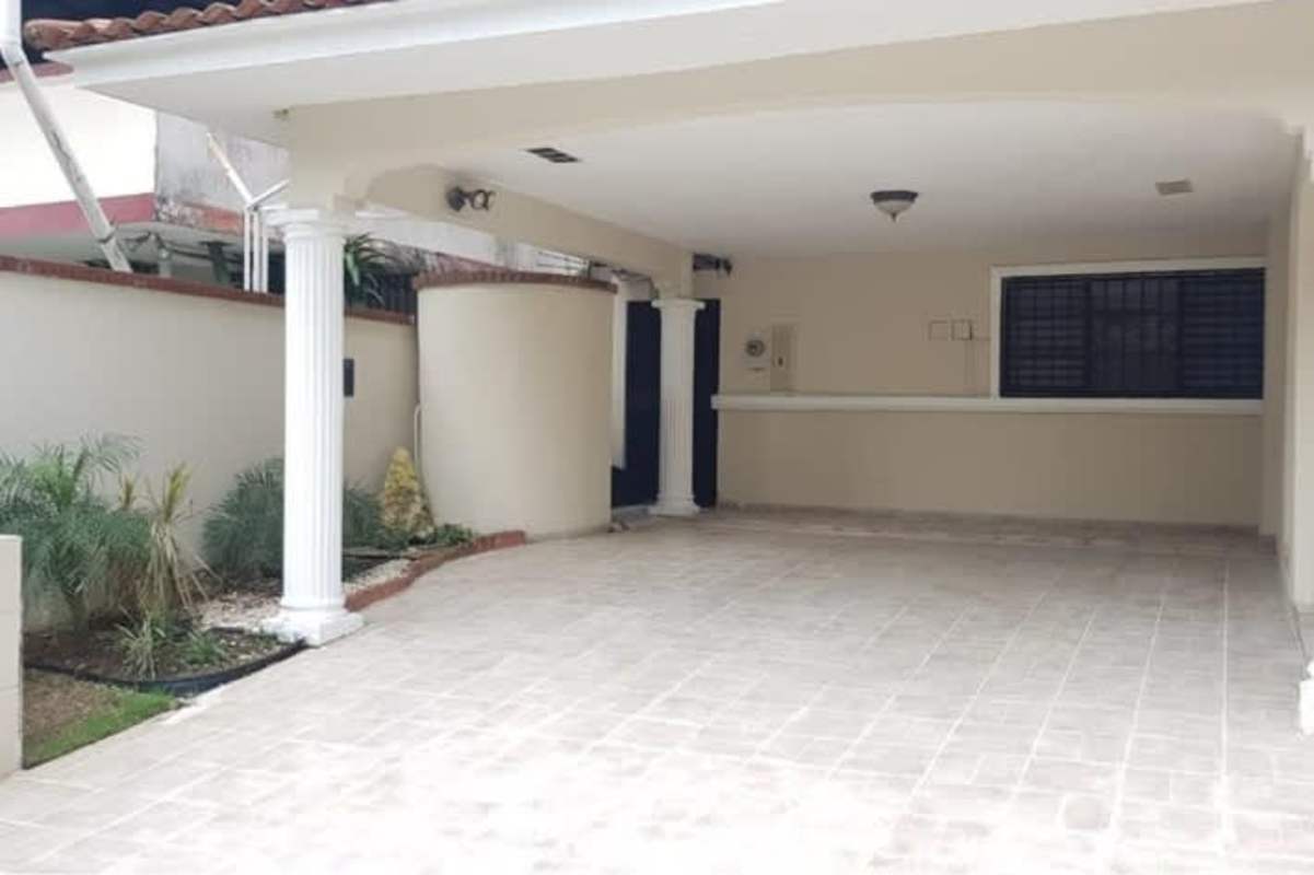 Outdoor pool with attached jacuzzi and covered patio in La Alameda Betania