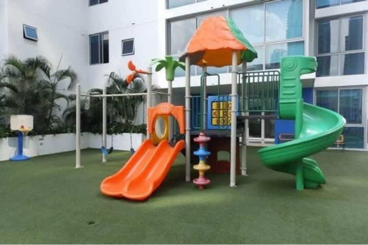 Fully equipped modern kitchen granite counters appliances PH Ocean Club rental Panama City