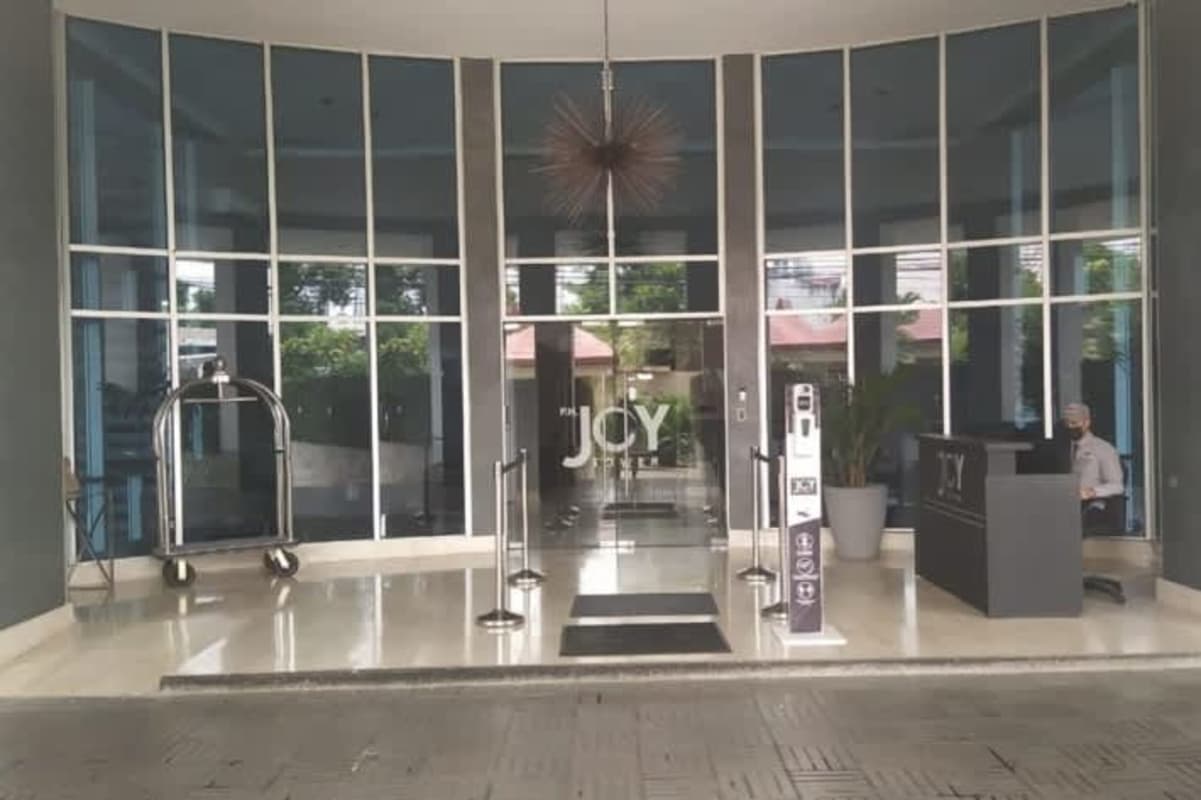 Elegant lobby reception area in PH Joy Tower San Francisco Panama decorated modern style