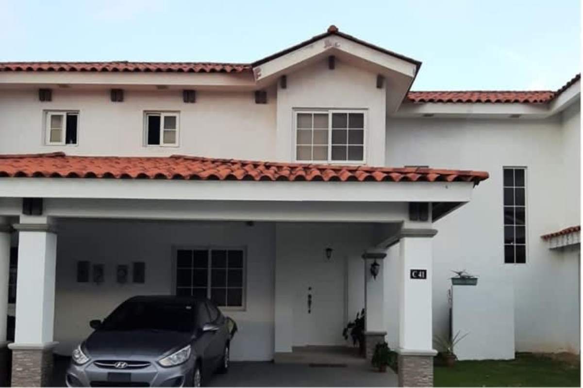 3BR House for Rent Residencial Versalles Costa Sur Panama