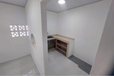 Bedroom with windows and tile floors in San Antonio La Chorrera house