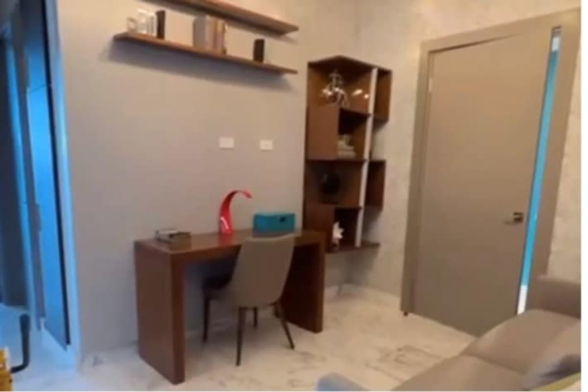 Dedicated home workspace with modern shelving PH Breeze Costa del Este Panama City