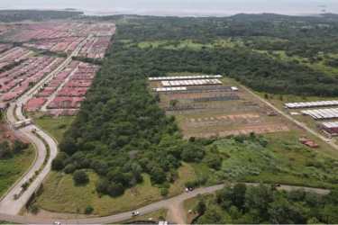 Portion of 19.5 hectare mixed-use land with greenery and natural creek La Chorrera