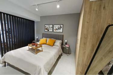 Contemporary kitchen with wood cabinetry, integrated appliances, in PH Creativo Santa Ana Panama