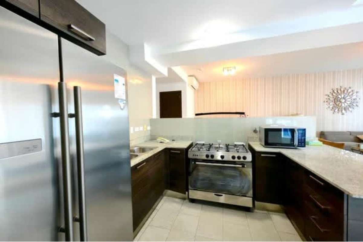 Private terrace offering panoramic views of the Pacific Ocean and Panama City skyline in Grand Tower Punta Pacifica