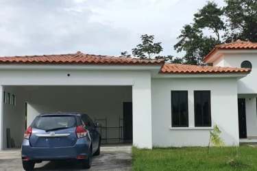 Mediterranean villa with garage and garden Hacienda Pacifica San Carlos Panama