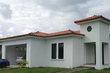 Open plan kitchen with granite countertop at Hacienda Pacífica house San Carlos Panama