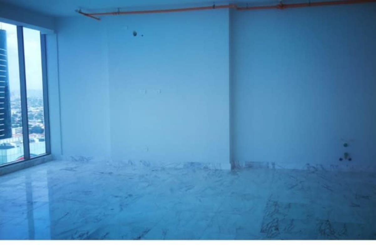 Modern 102m2 Office for Rent in Atrium Tower Obarrio