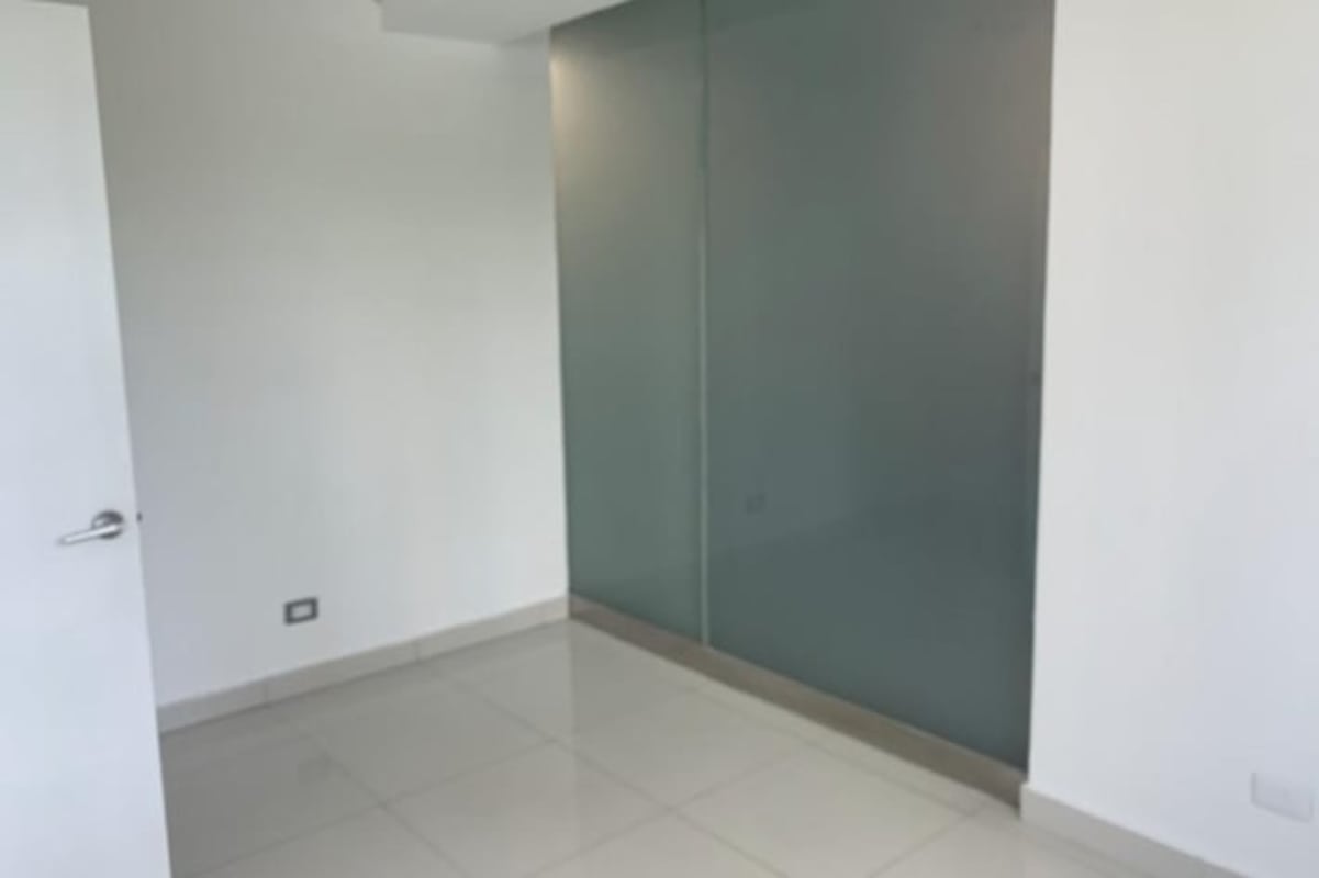 Large unfurnished office with glass wall and city view in PH BICSA Tower Panama City