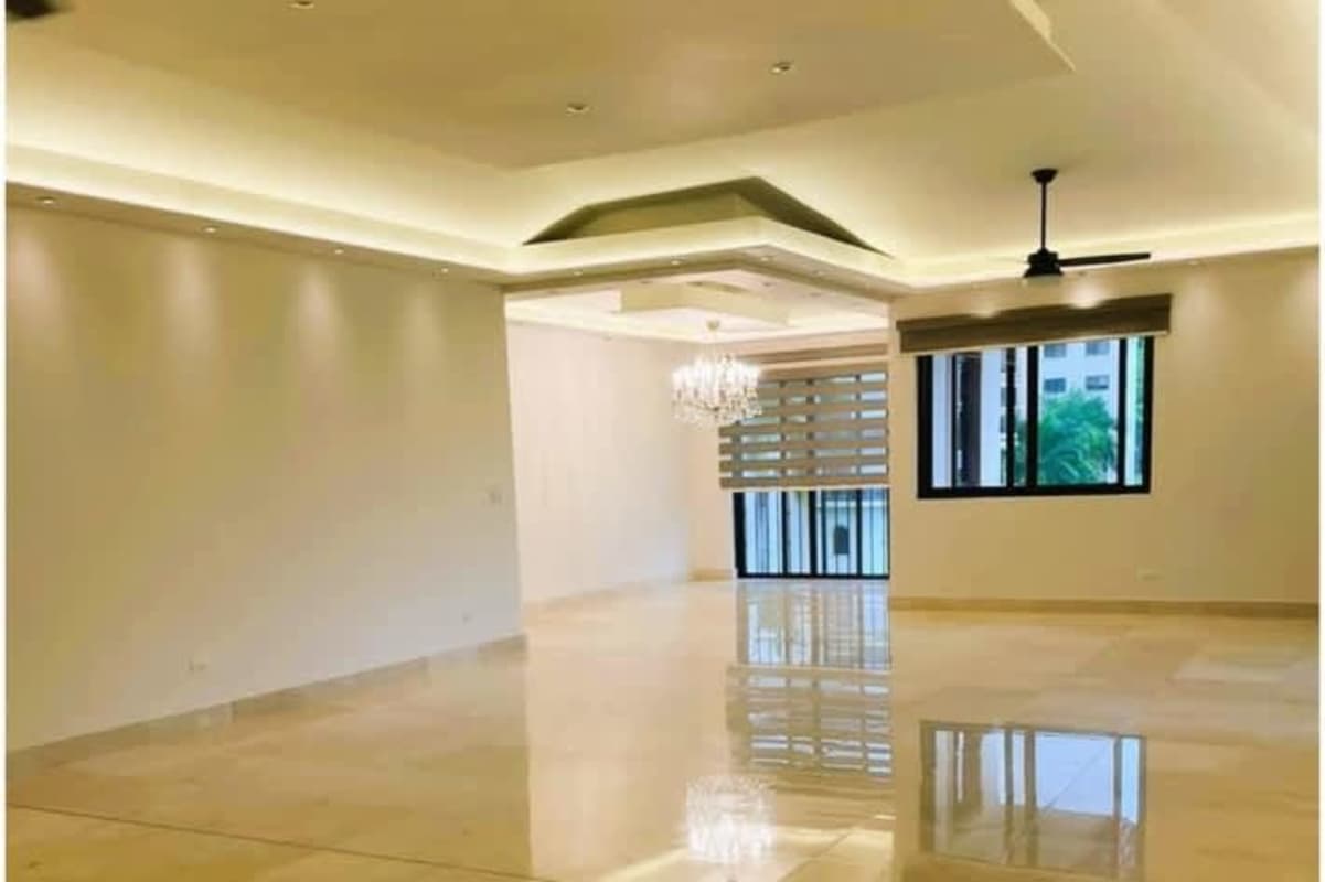 Kitchen with granite countertops, stainless appliances in PH Embassy Gardens Clayton Panama