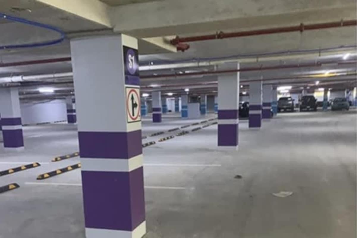 Modern exterior balcony glass corridor with glass walls in commercial plaza Panama