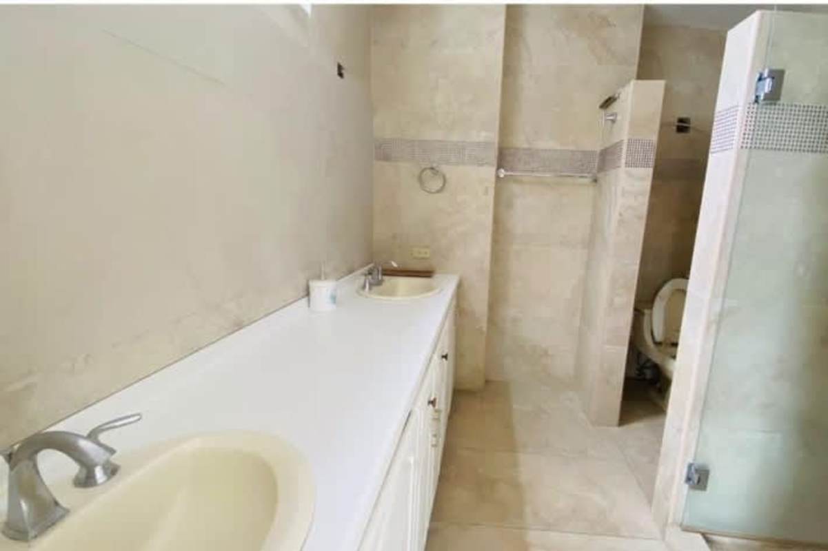 Luxurious marble bathroom double sink shower penthouse PH Coco Palace Panama