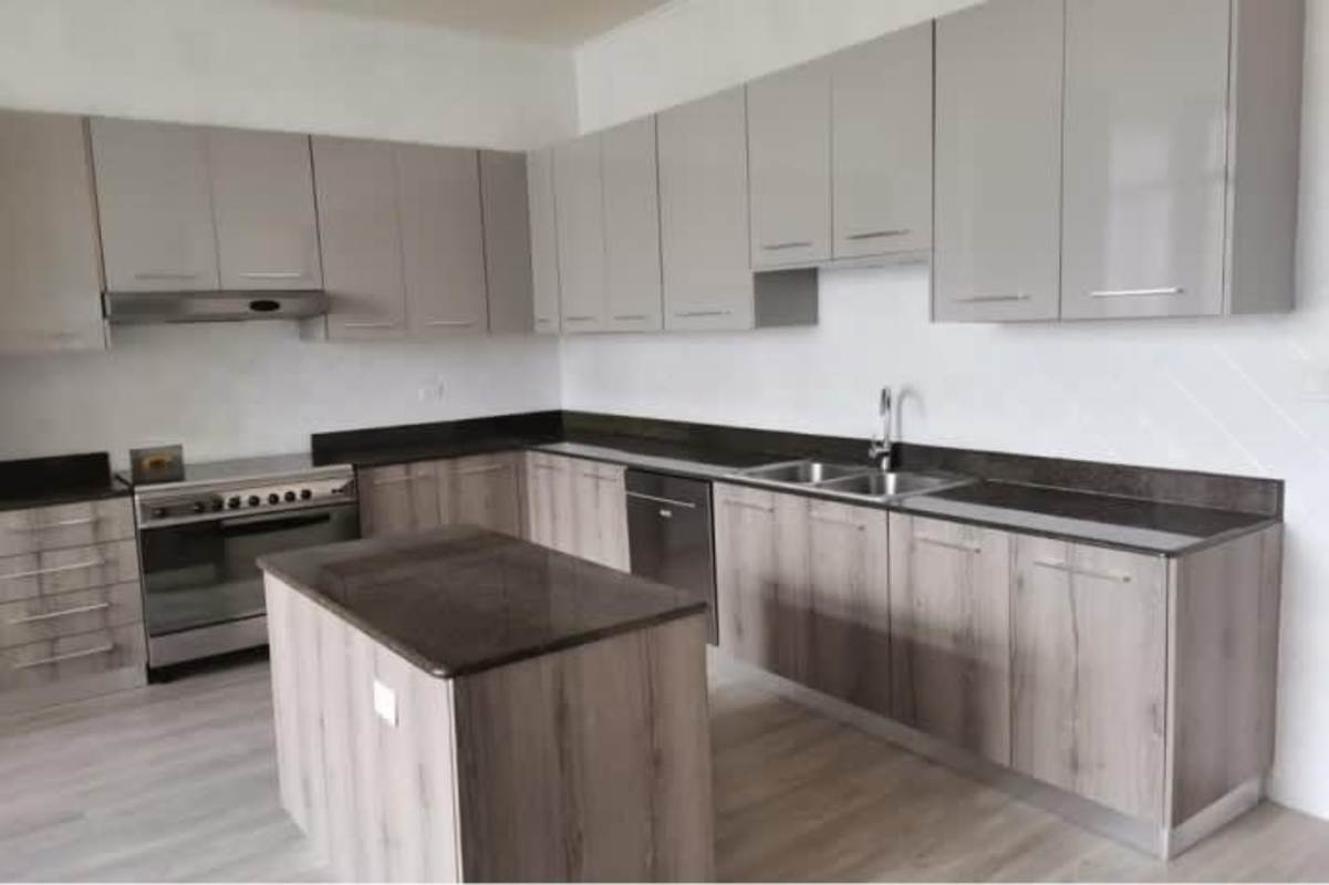 Large bedroom with marble floors, ocean views, en-suite bathroom in PH Ocean Club Punta Pacifica Panama