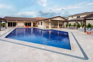 Large resort-style swimming pool in residential complex Bosques del Pacífico Panama Pacifico