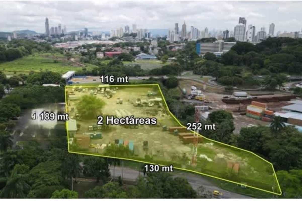 Satellite map of Panama City showing industrial land location near Albrook and Corredor Norte