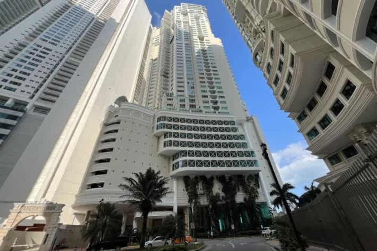 Spacious luxury living room with marble floors and ocean views at Venetian Tower Punta Pacífica