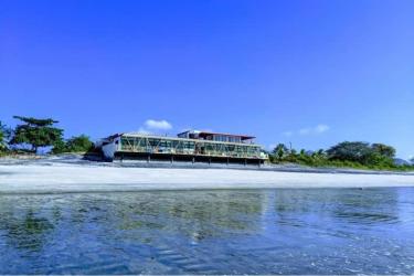 Fully equipped kitchen with granite counters Royal Palm Gorgona Panama