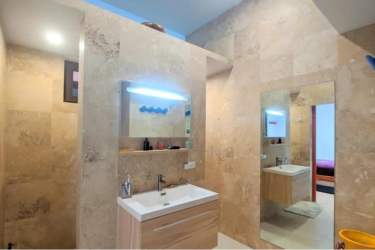 Bathroom with walk-in shower and modern fixtures Royal Palm Gorgona Panama