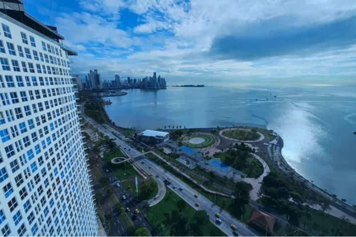 Aerial view of Avenida Balboa, waterfront park and Panama skyline with The Sands tower location