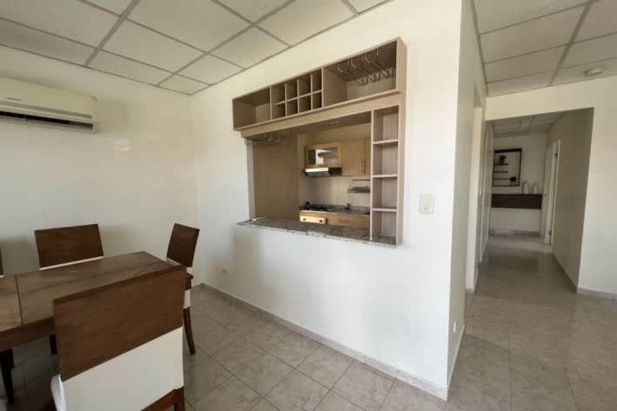 Modern kitchen with granite counters, cabinets and gas stove house for sale Panama