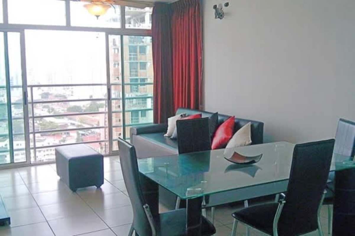 Modern tile bathroom with shower PH Los Toneles Panama