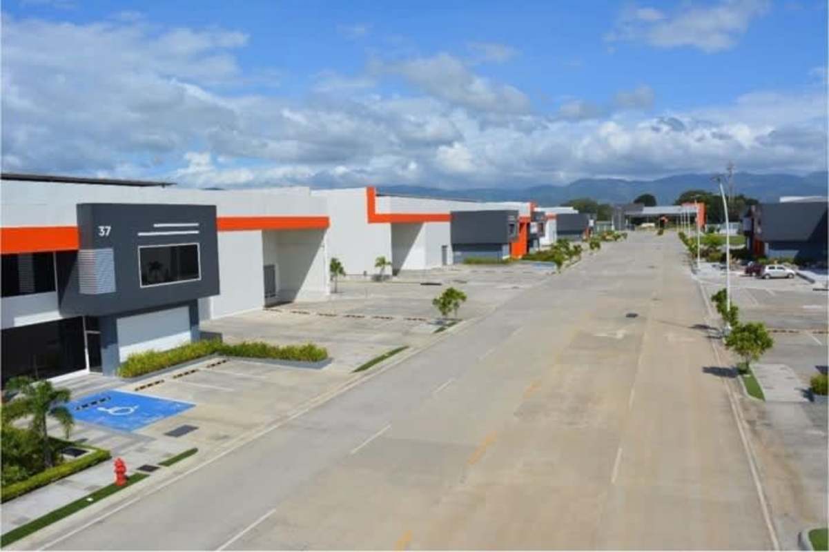 Warehouses complex with loading docks, parking and internal avenues at Free Zone Panama
