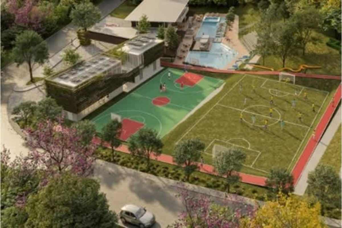 Spacious bedroom with balcony, large windows and walk-in closet Green City Panamá Norte