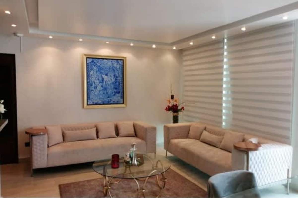 Master bedroom with walk-in closet and ensuite bathroom at PH Titanium Tower, Panama