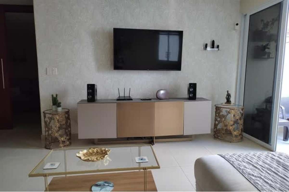 PH San Francisco Bay towers exterior swimming pool and skyline Panama