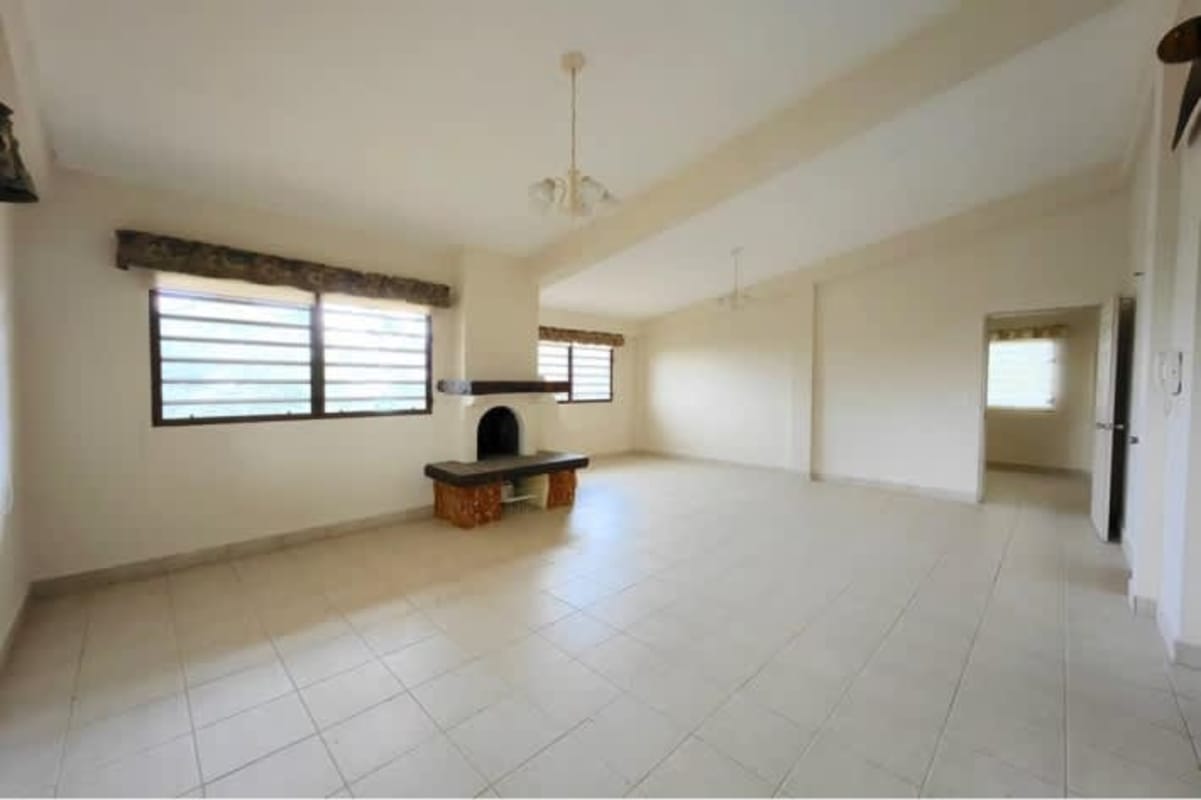 Relaxing mountain gazebo with panoramic views in Cerro Azul Panama