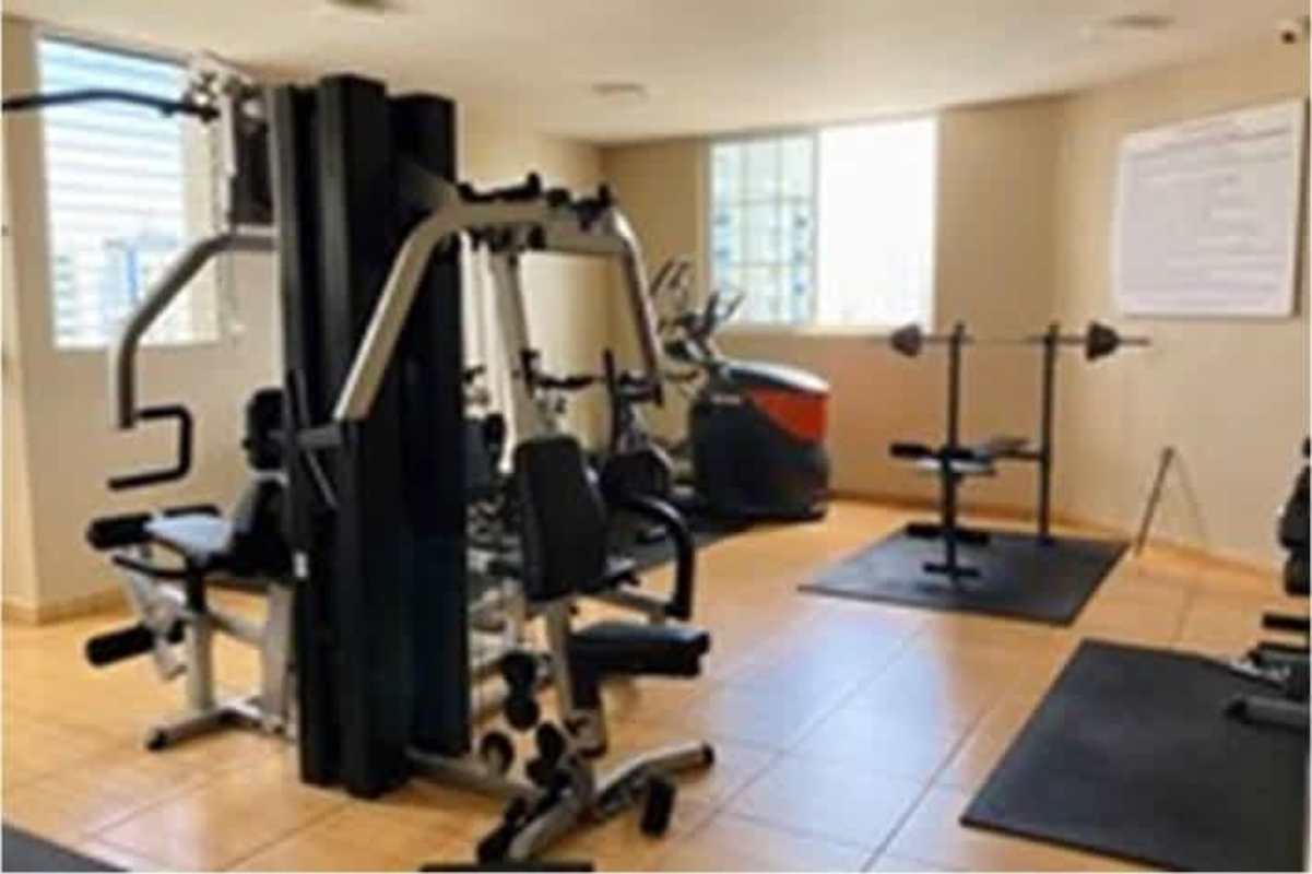 Rooftop pool and Jacuzzi overlooking Panama City skyline PH San Francisco