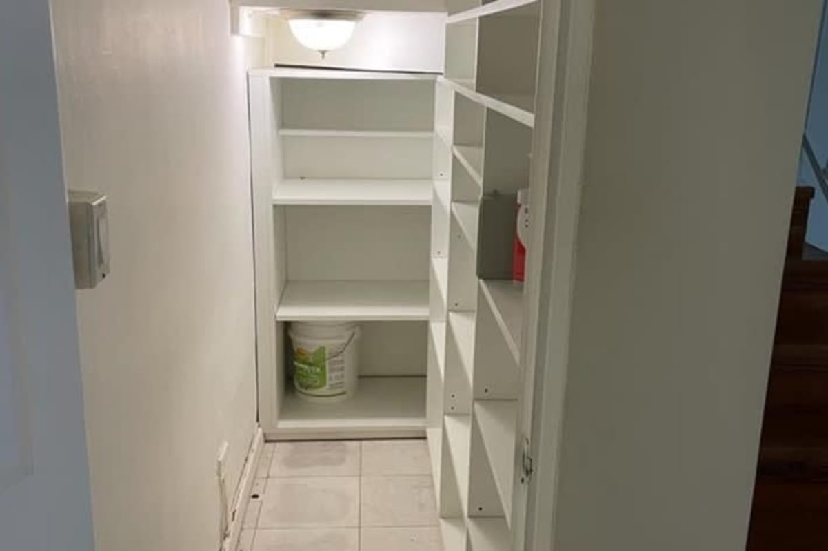 Kitchen with granite countertops, white cabinets, gas stove in PH Albrook Park Clayton Panama City